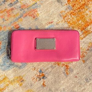 Marc Jacob’s wallet pink